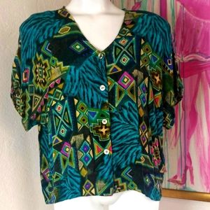 Vintage Options Melrose Button Crop Flow Top